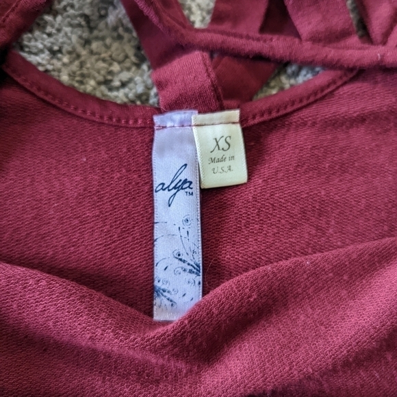 Dress - Picture 8 of 8